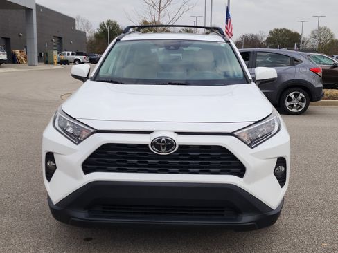 Used 2019 Toyota RAV4 XLE image 8