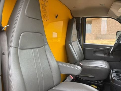 Used 2021 GMC Savana 3500 Extended w/ Power Convenience Package RWD image 19