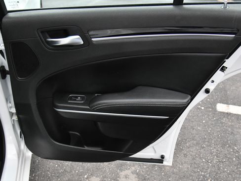 Used 2023 Chrysler 300 S image 41