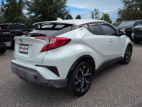 Used 2021 Toyota C-HR XLE FWD image 6