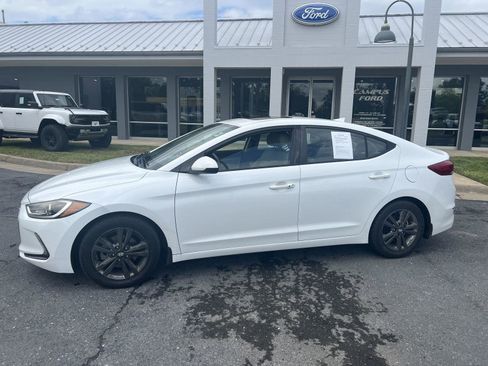 Used 2018 Hyundai Elantra Value Edition FWD image 2