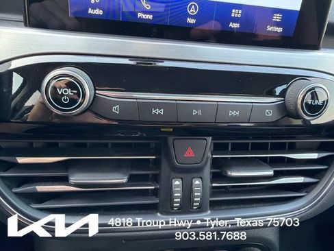 Used 2021 Ford Escape Titanium AWD/4WD image 19