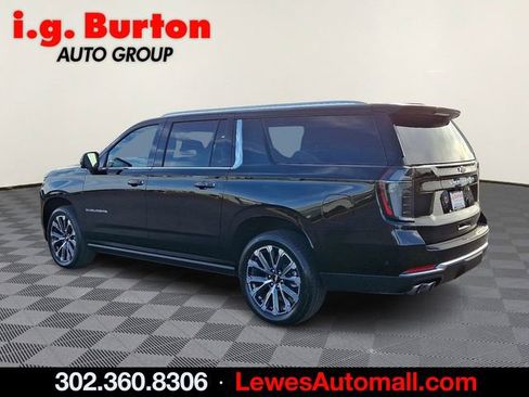 New 2026 Chevrolet Suburban High Country AWD/4WD image 3