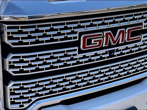 Used 2020 GMC Sierra 2500 Denali w/ Denali Ultimate Package AWD/4WD image 27