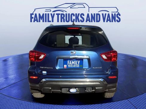 Used 2018 Nissan Pathfinder Platinum w/ Cargo Package image 5