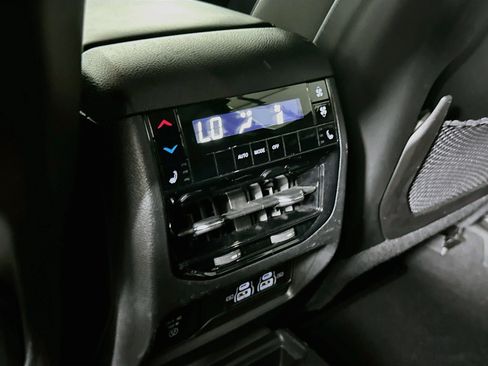 Used 2023 Jeep Grand Cherokee L Limited w/ Luxury Tech Group II AWD/4WD image 27