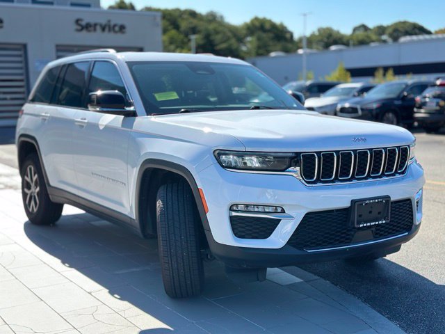 Used 2023 Jeep Grand Cherokee Limited AWD/4WD image 9