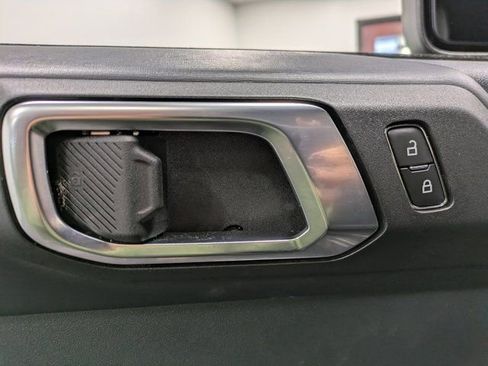 Used 2025 Ford Bronco Outer Banks image 9