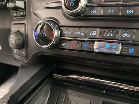 New 2026 Ford F250 Lariat w/ Black Appearance Package AWD/4WD image 14