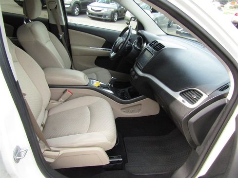 Used 2014 Dodge Journey SXT w/ Quick Order Package 22C FWD image 17