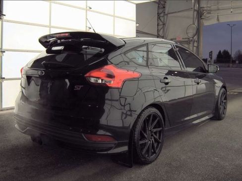 Used 2016 Ford Focus ST image 2