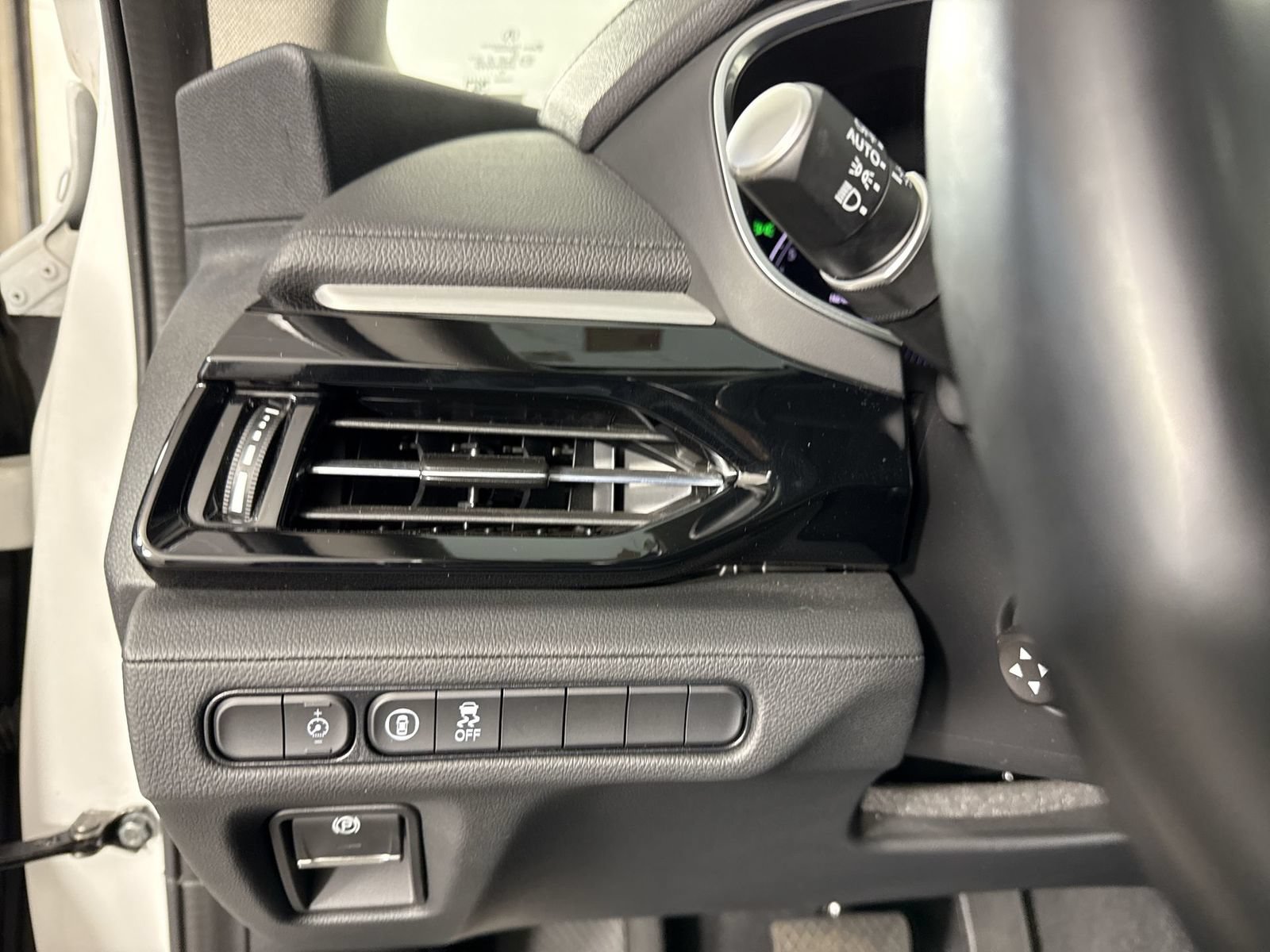 Certified 2025 Acura MDX FWD image 16
