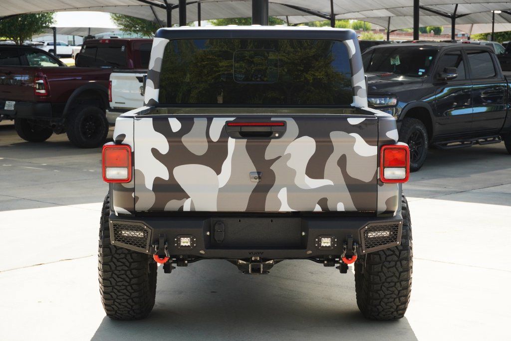 Used 2025 Jeep Gladiator Sport AWD/4WD image 4