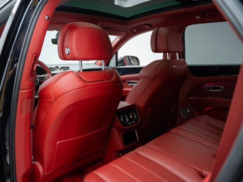 Used 2021 Bentley Bentayga w/ First Edition Specification AWD/4WD image 48