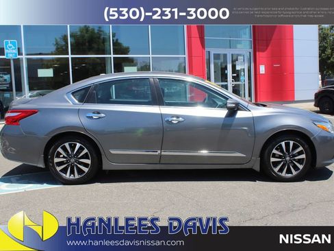 Used 2016 Nissan Altima 2.5 SV w/ Convenience Package FWD image 6
