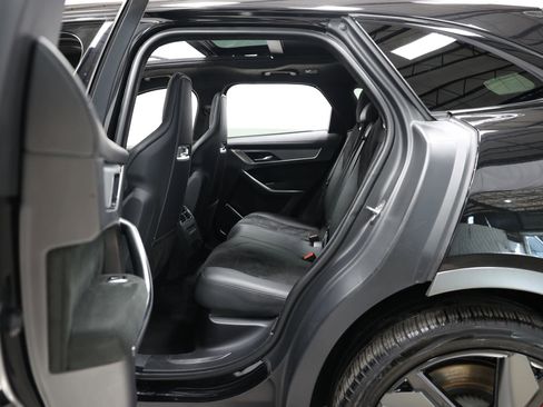 Used 2021 Jaguar F-PACE SVR image 47