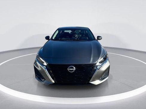 Used 2025 Nissan Altima 2.5 S FWD image 10
