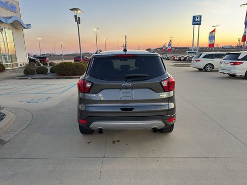 Used 2019 Ford Escape SEL image 6