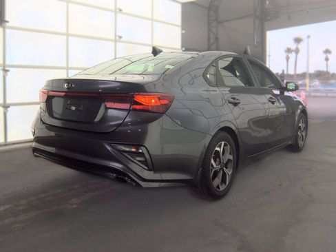 Used 2020 Kia Forte LXS FWD image 4