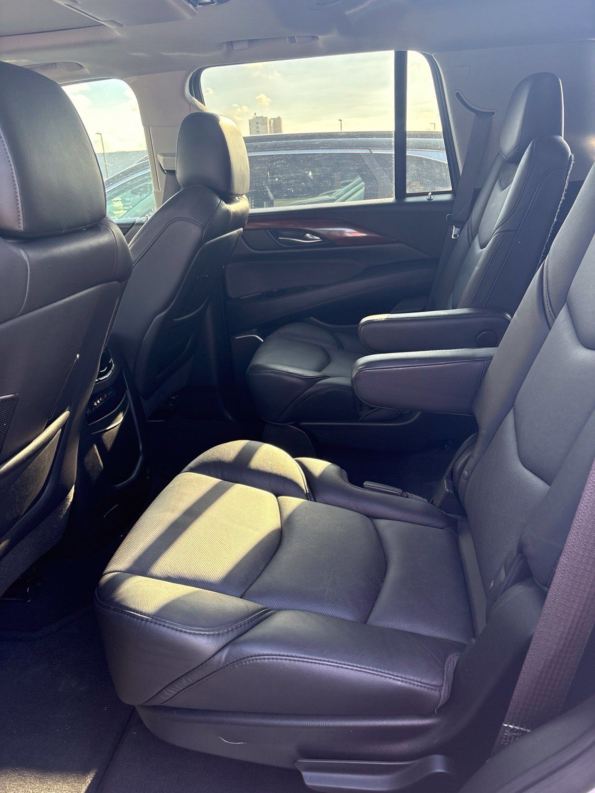 Used 2016 Cadillac Escalade Luxury AWD/4WD image 20