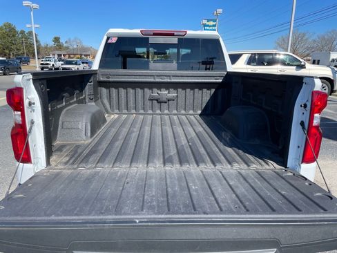 Used 2025 Chevrolet Silverado 1500 LTZ image 18