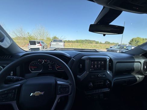 Certified 2022 Chevrolet Silverado 2500 Custom w/ Custom Convenience Package AWD/4WD image 27