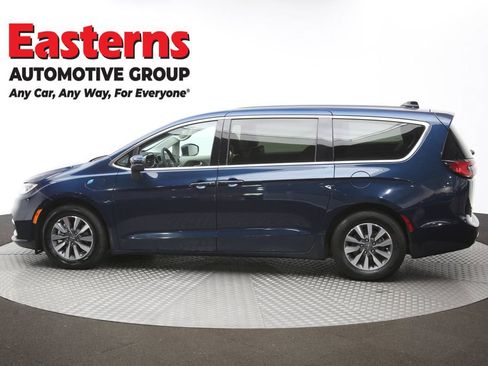 Used 2023 Chrysler Pacifica Touring-L FWD image 63