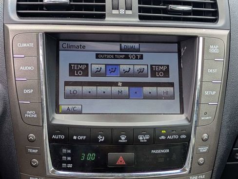 Used 2011 Lexus IS 350C w/ Luxury Pkg RWD image 23
