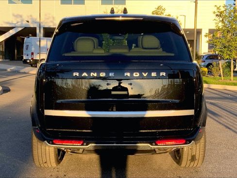 New 2025 Land Rover Range Rover Autobiography image 4