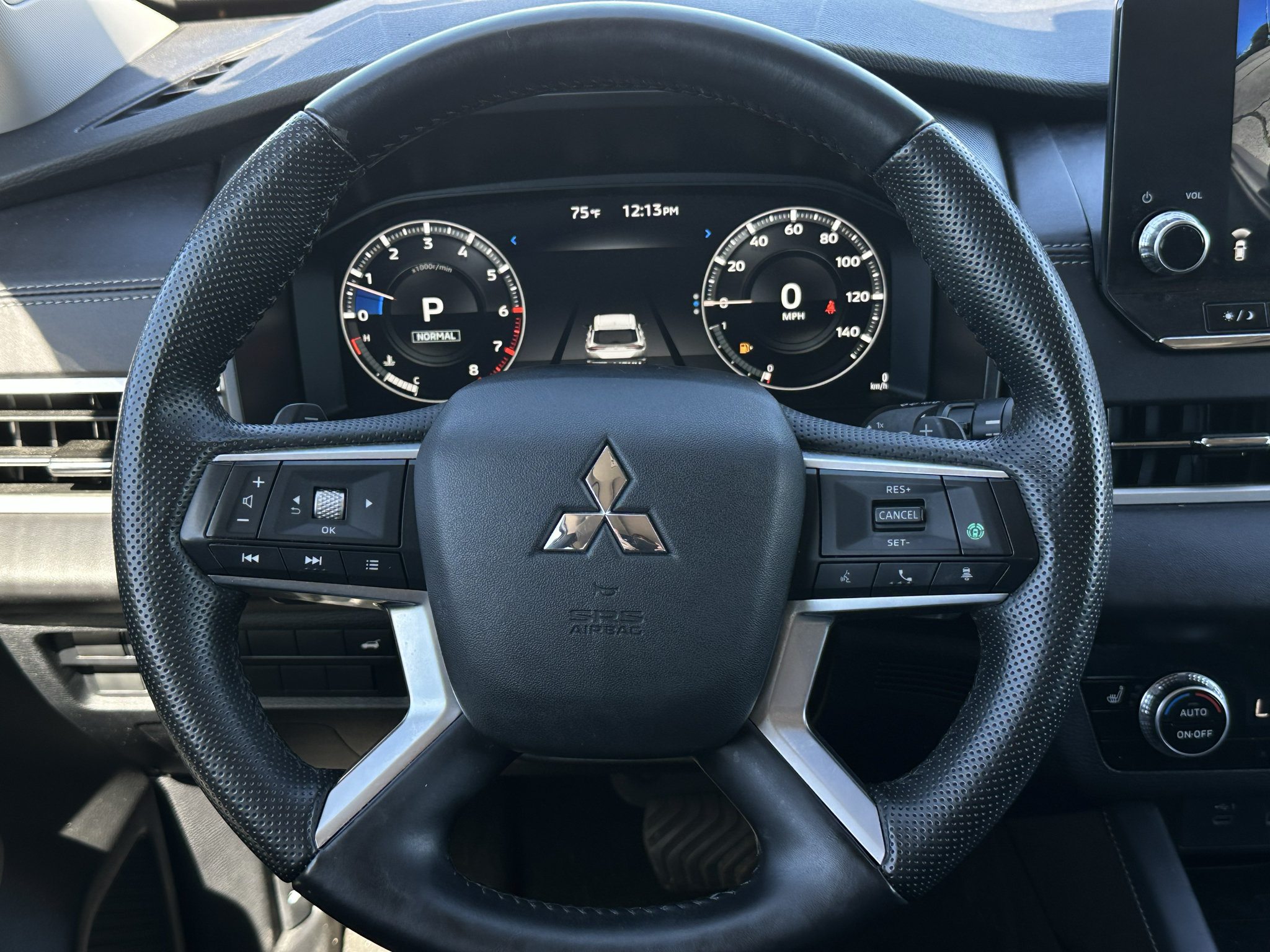Used 2024 Mitsubishi Outlander SE Black Edition AWD/4WD image 17