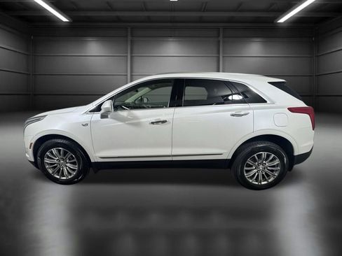 Used 2017 Cadillac XT5 Luxury w/ Driver Awareness Package AWD/4WD image 3