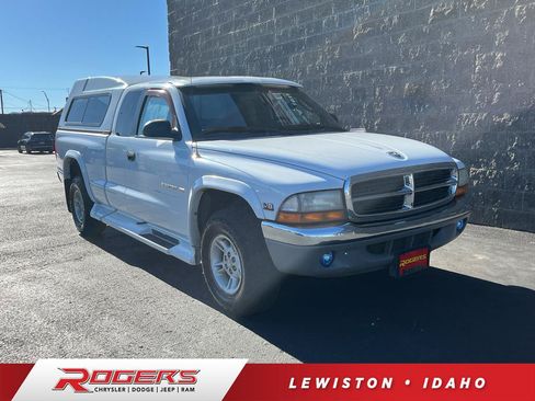 Used 2000 Dodge Dakota 4x4 Club Cab image 1