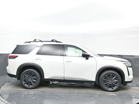 New 2026 Nissan Pathfinder SL w/ SL Premium Package image 7