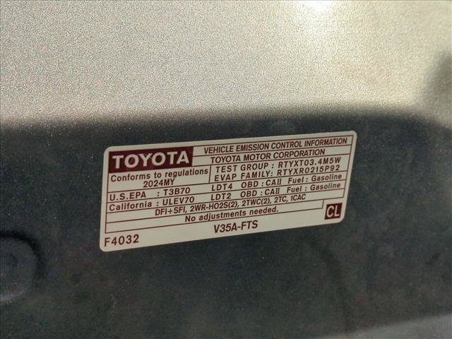 Used 2024 Toyota Tundra Limited AWD/4WD image 27
