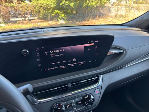 Used 2025 Buick Envista Preferred FWD image 21