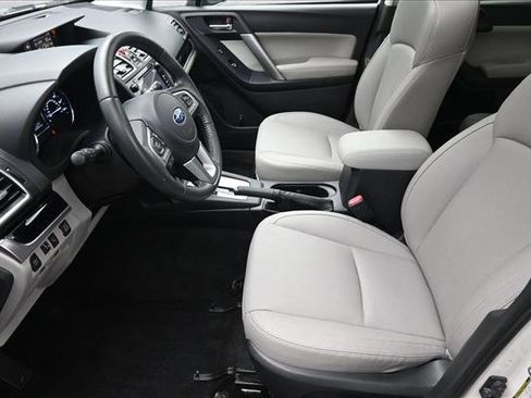 Used 2018 Subaru Forester 2.5i Limited AWD/4WD image 9