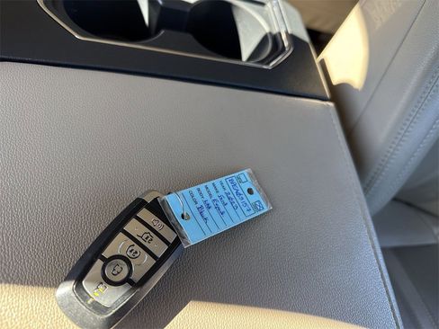 Used 2023 Ford Expedition Max Limited image 30