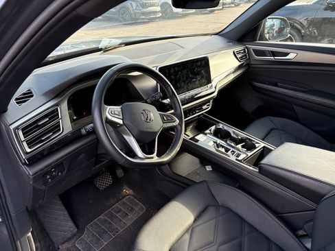 Used 2025 Volkswagen Atlas Cross Sport SE image 7