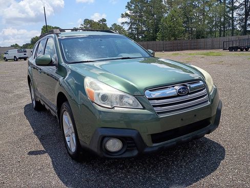Used 2013 Subaru Outback 2.5i Premium AWD/4WD image 3