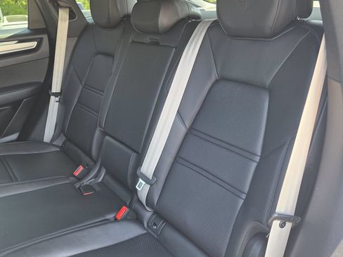 Certified 2023 Porsche Cayenne Coupe AWD/4WD image 26