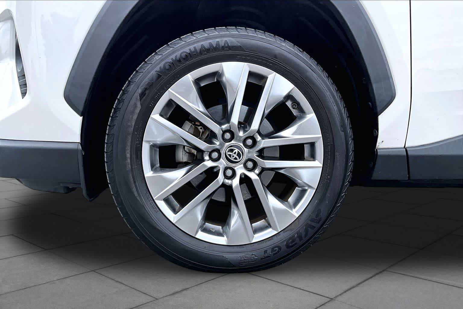 Used 2020 Toyota RAV4 XLE Premium AWD/4WD image 11