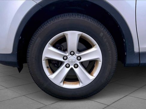 Used 2013 Toyota RAV4 XLE AWD/4WD image 11