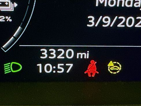 Used 2024 Audi Q4 e-tron Premium Plus w/ Premium Plus image 19