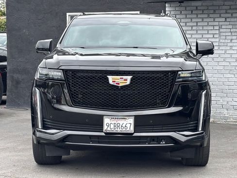 Used 2022 Cadillac Escalade ESV Sport Platinum w/ Heavy-Duty Trailer Package AWD/4WD image 3
