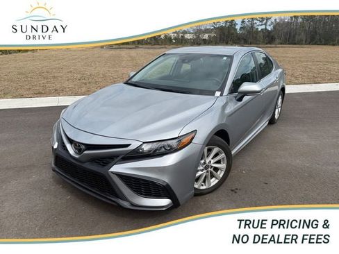 Used 2023 Toyota Camry SE image 1