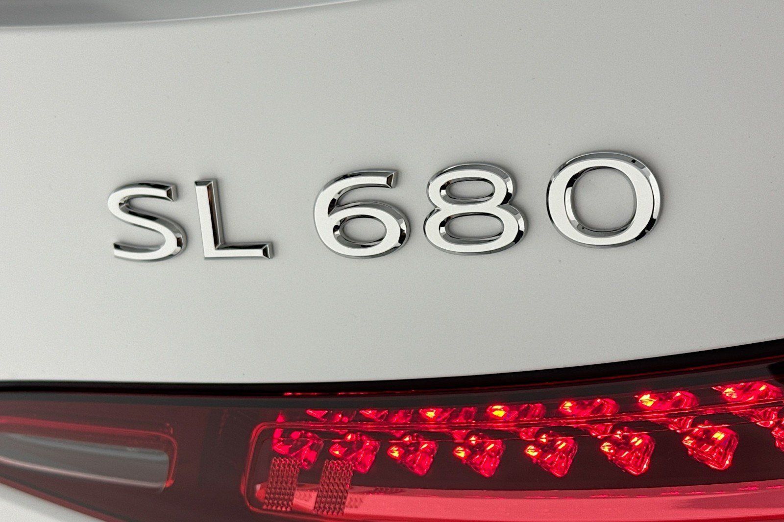 New 2026 Mercedes-Benz Maybach SL 680 image 9