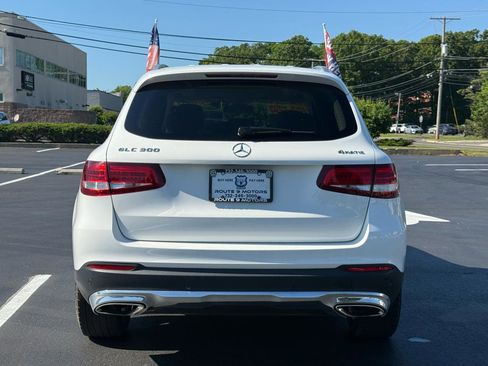 Used 2018 Mercedes-Benz GLC 300 4MATIC w/ Premium Package image 5