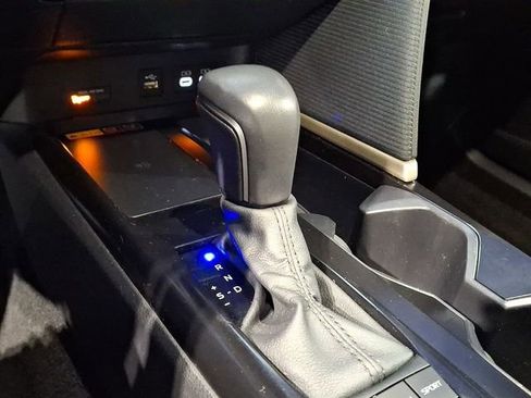 Certified 2025 Toyota Camry SE w/ Convenience Package image 16