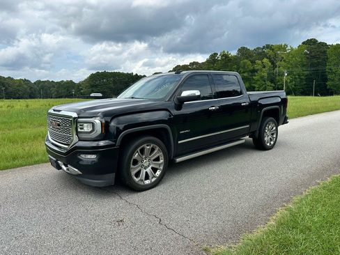 Used 2018 GMC Sierra 1500 Denali w/ Denali Ultimate Package AWD/4WD image 3