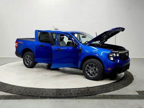 New 2025 Ford Maverick XLT w/ XLT Luxury Package image 9